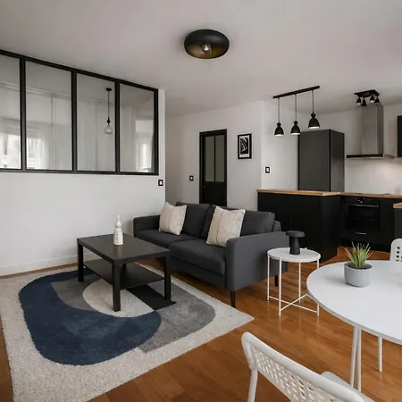 Splendide Et Moderne A *